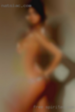 Free spirited, mature woman cam and open minded.